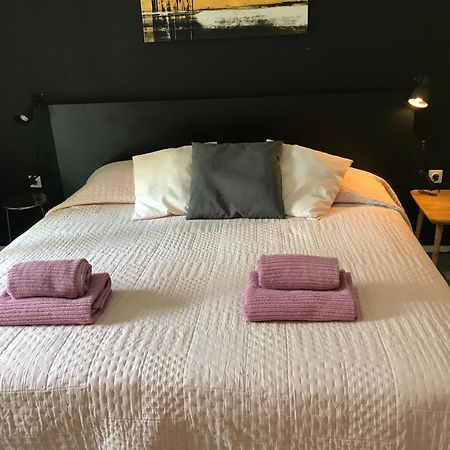 PUY Pine And Lime Apartments מראה חיצוני תמונה