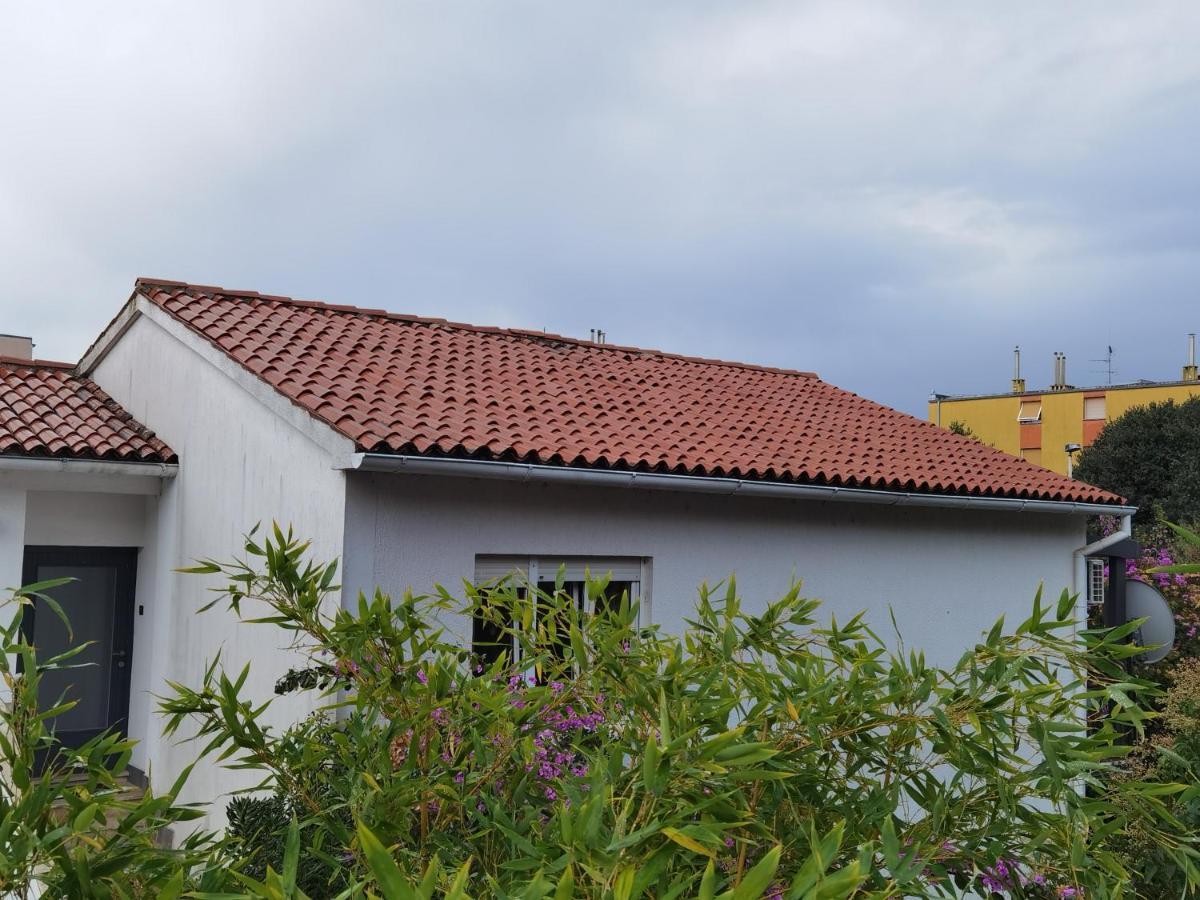 PUY Pine And Lime Apartments מראה חיצוני תמונה