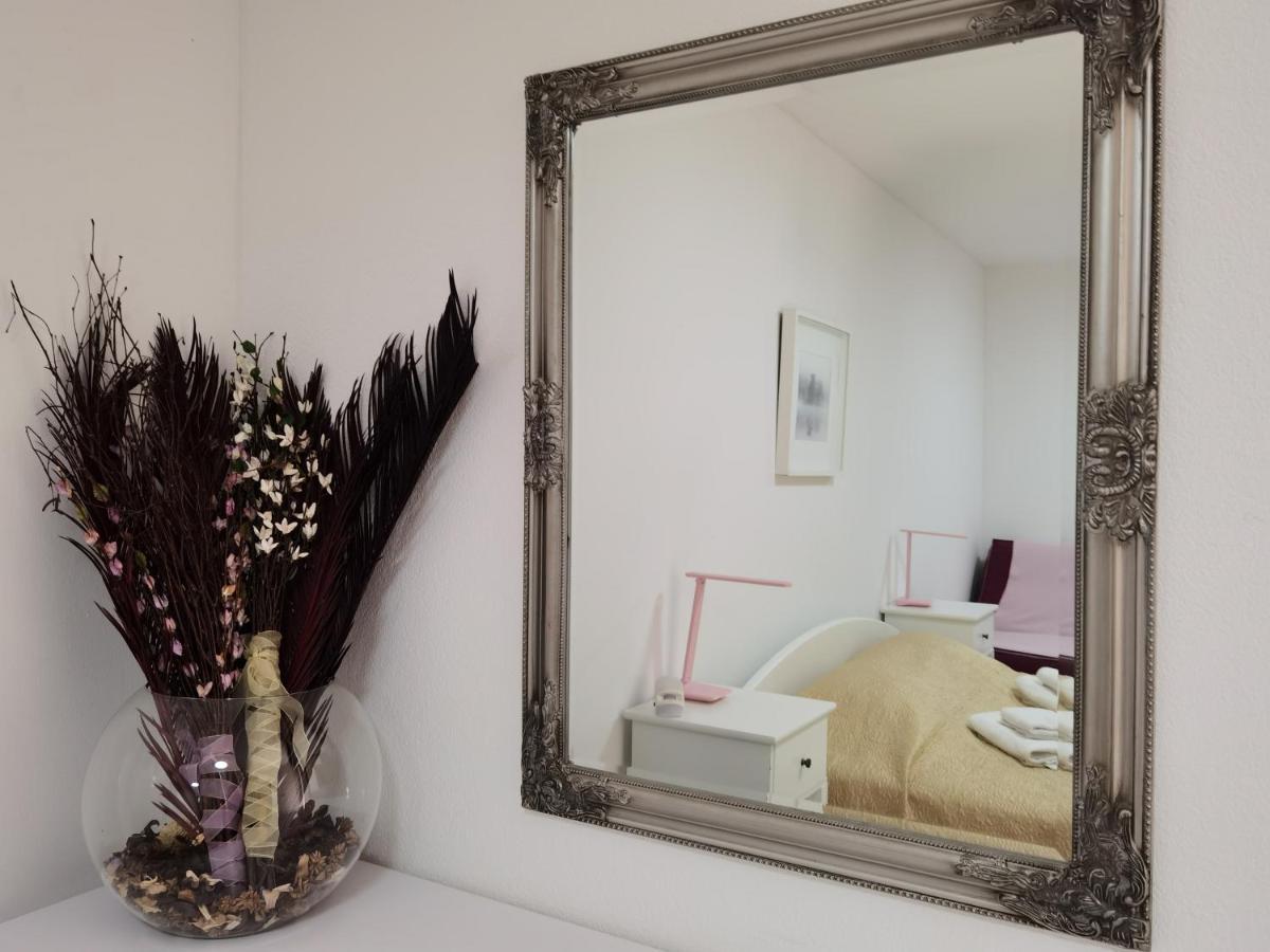 PUY Pine And Lime Apartments מראה חיצוני תמונה