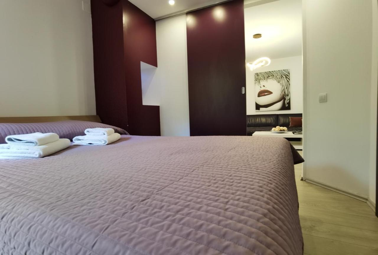 PUY Pine And Lime Apartments מראה חיצוני תמונה