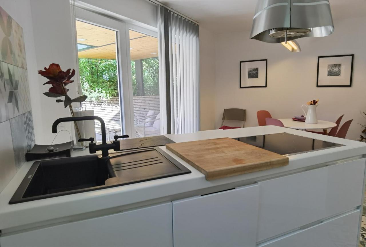 PUY Pine And Lime Apartments מראה חיצוני תמונה