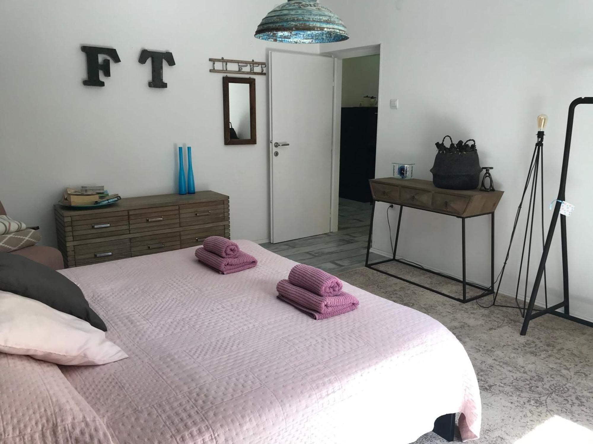 PUY Pine And Lime Apartments מראה חיצוני תמונה