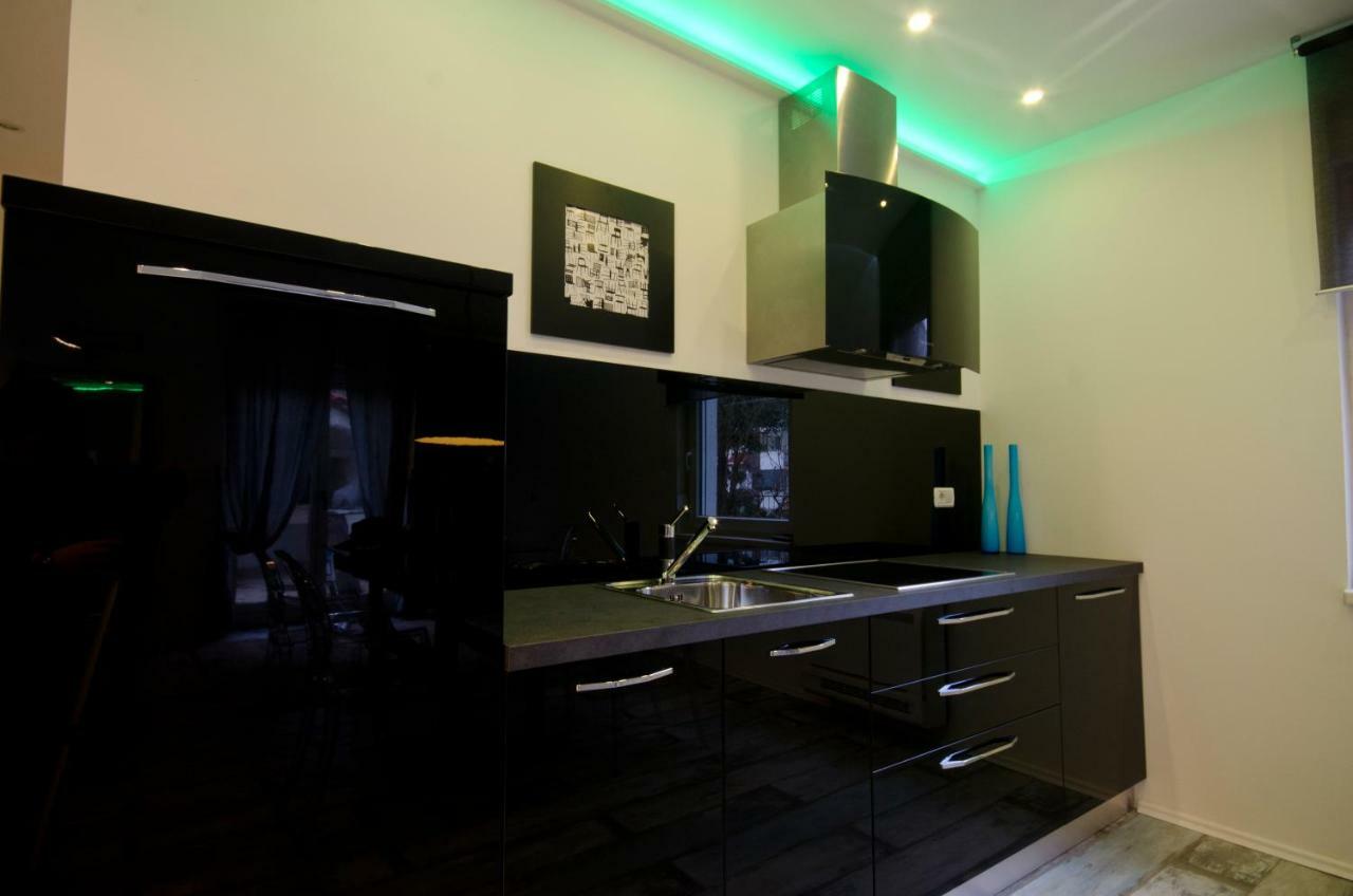 PUY Pine And Lime Apartments מראה חיצוני תמונה