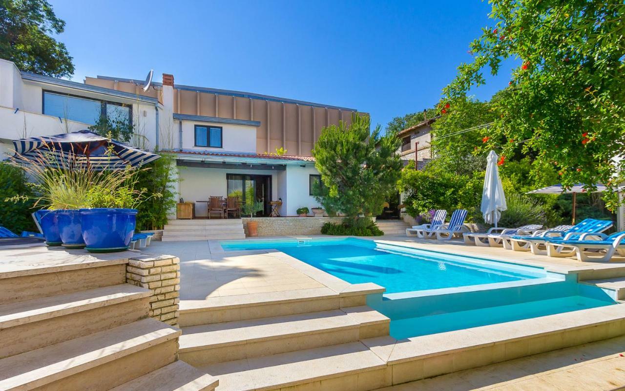 PUY Pine And Lime Apartments מראה חיצוני תמונה